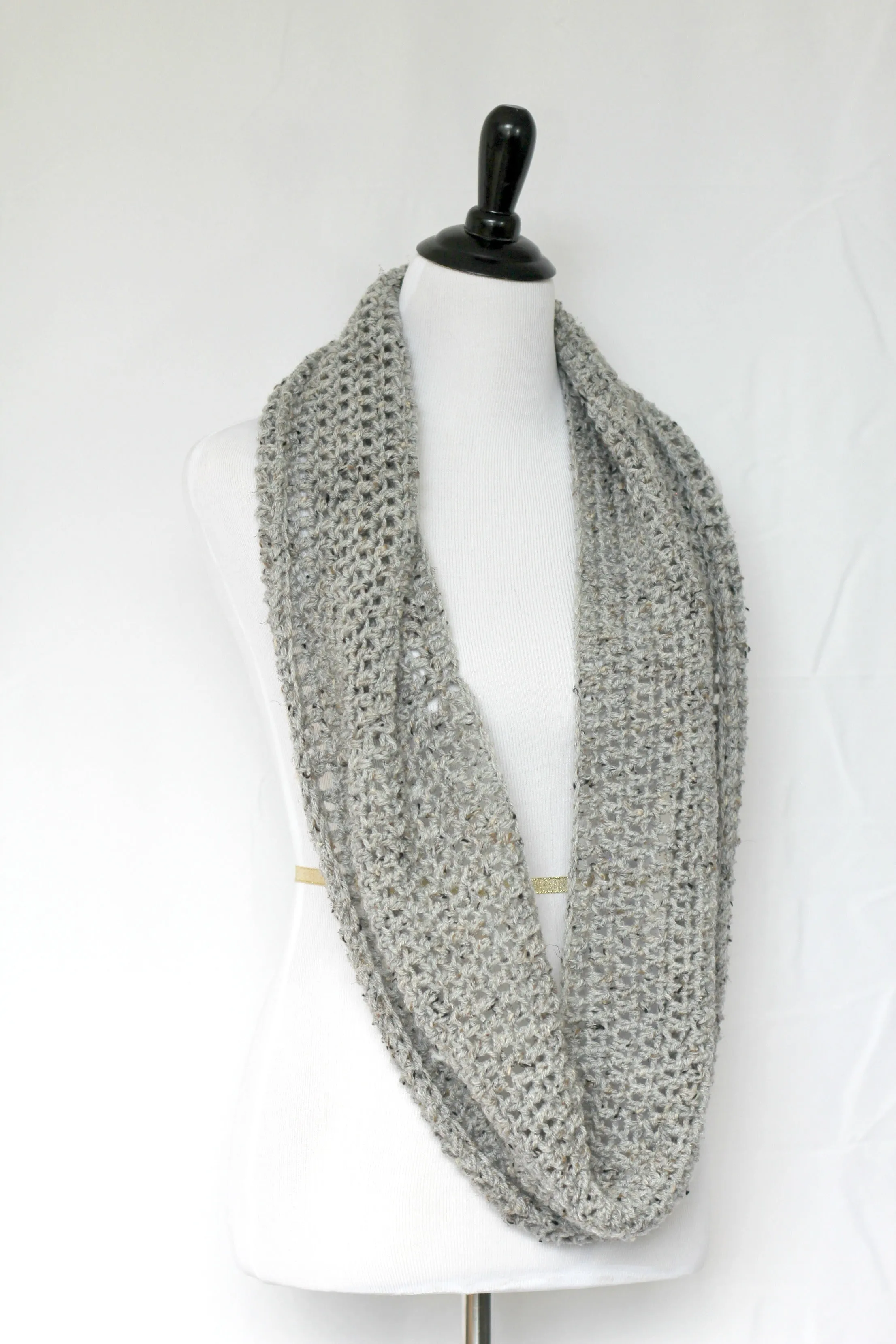 Crochet cowl in grey color, chunky infinity scarf