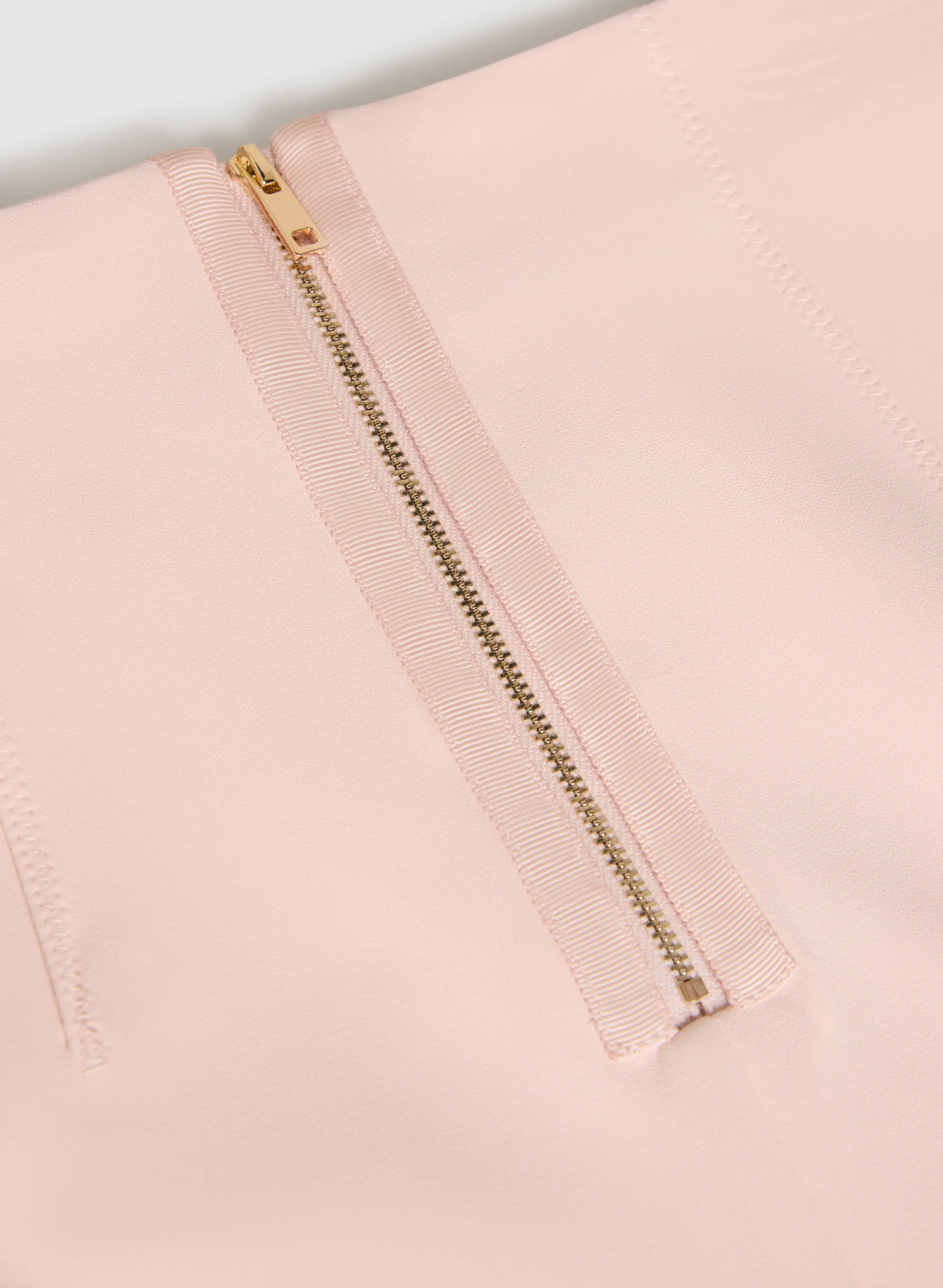 Seamed Waist Pencil Skirt