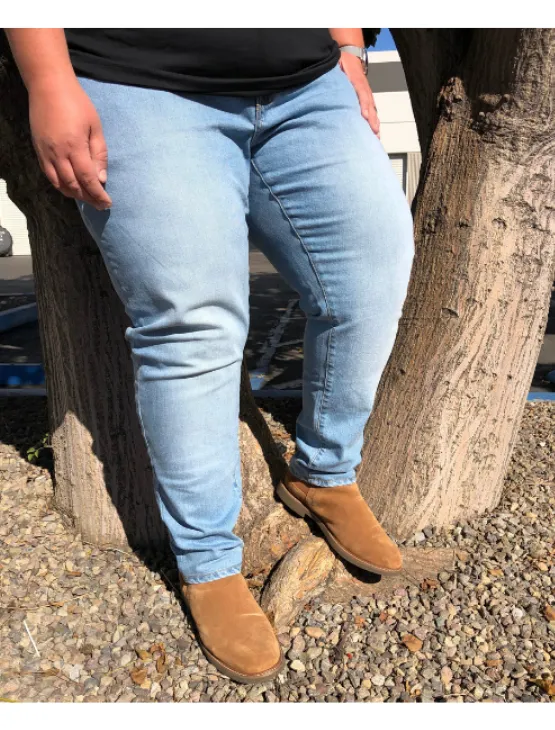 Slim-Straight Blue Fade Stretch Jeans