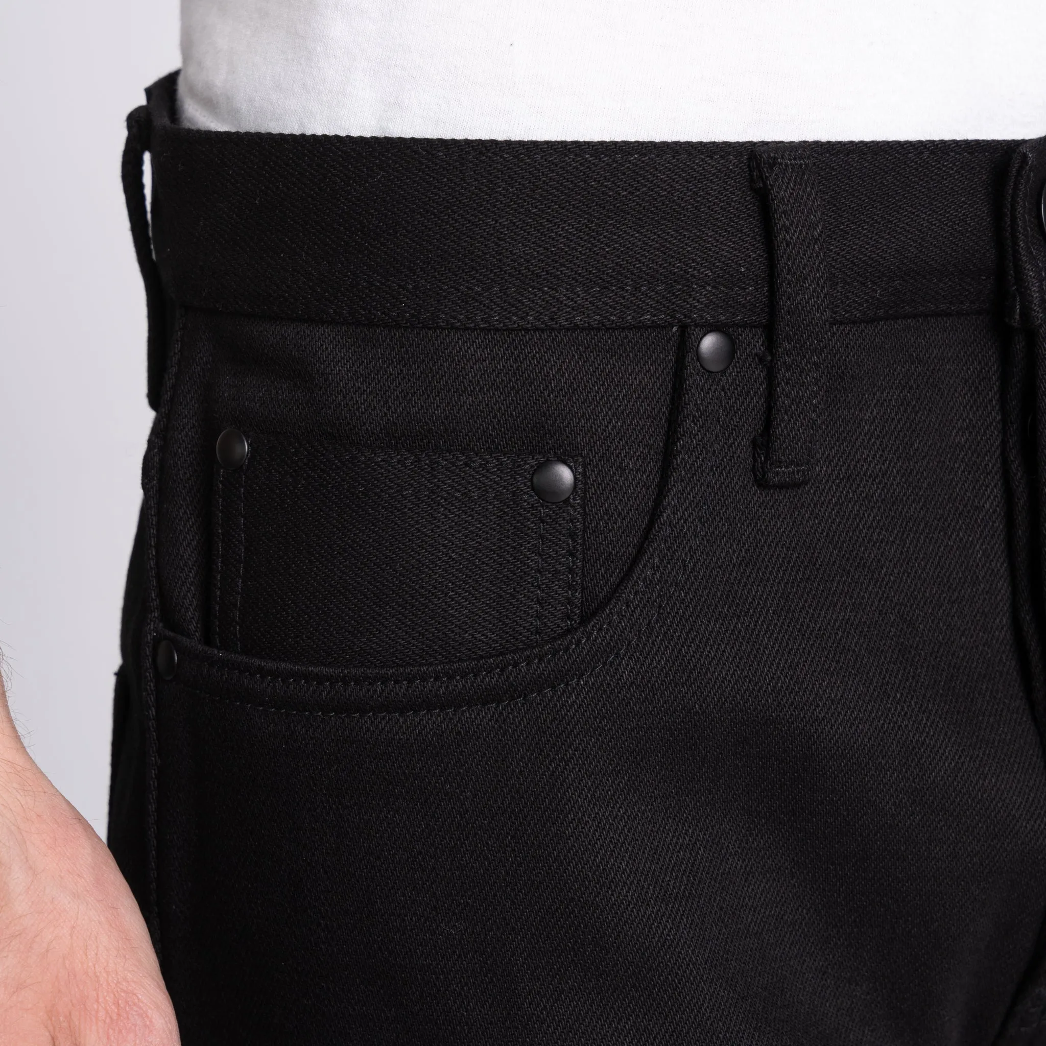 UB642 Relaxed Tapered - 21oz Heavyweight Solid Black Selvedge