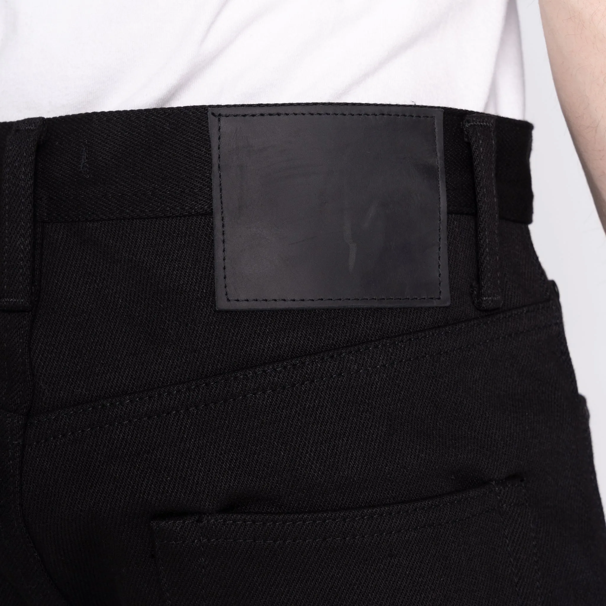 UB642 Relaxed Tapered - 21oz Heavyweight Solid Black Selvedge