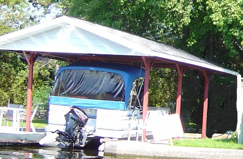 Wet Slip Boat Lifts GS100