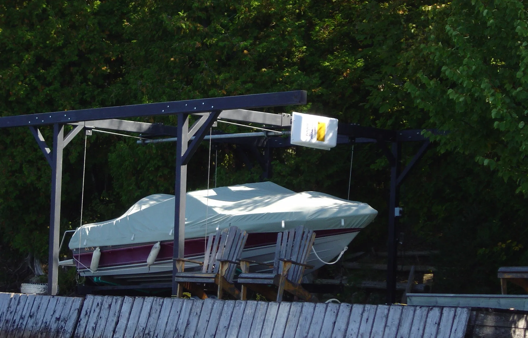 Wet Slip Boat Lifts GS100
