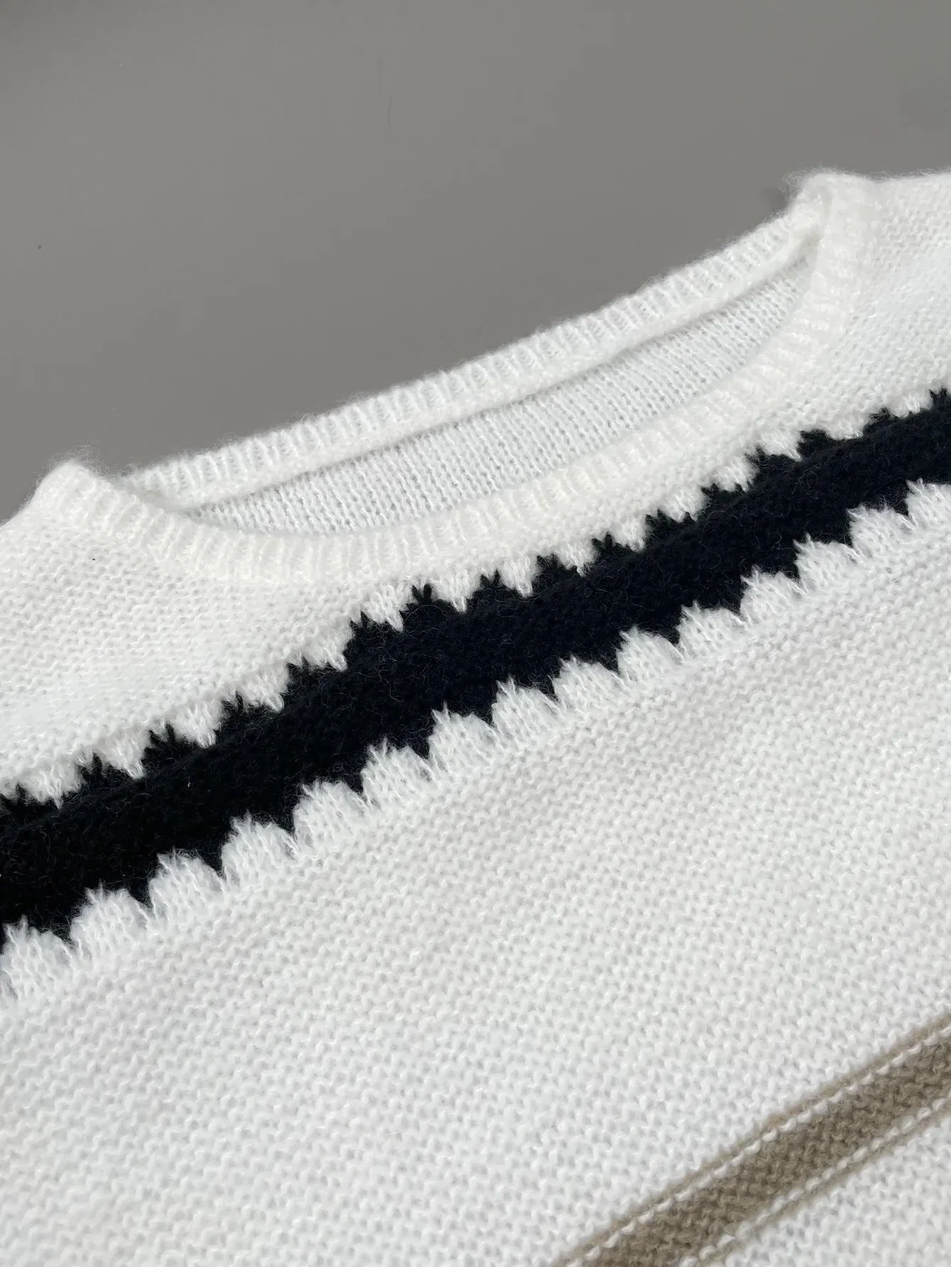 Zigzag Stripe Boat Neck Pullover